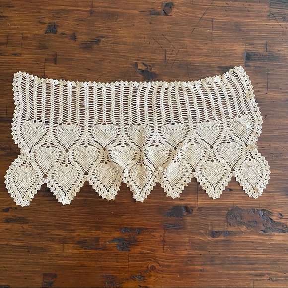 Collectible Beautiful Handmade Crocheted Doily Cream 19” X 9” Scalloped Edge - Picture 1 of 11